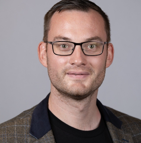 Dom Gore head shot